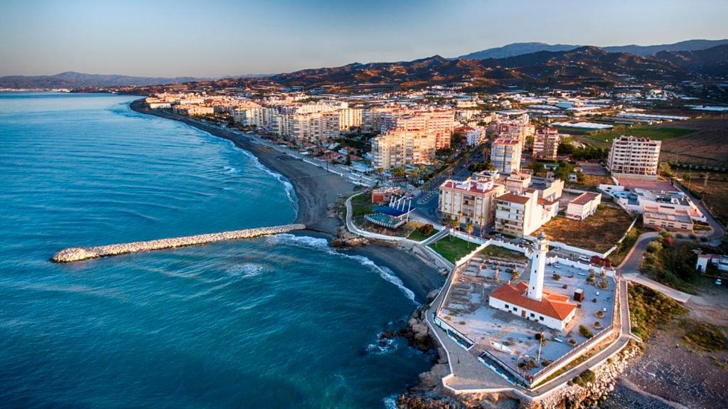 Amazing 2 Bedroom Apartment With Private Roof Terrace In Torrox Exterior foto